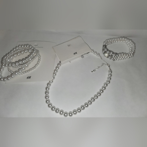 H&M Faux Pearl Jewelry - Picture 2 of 7